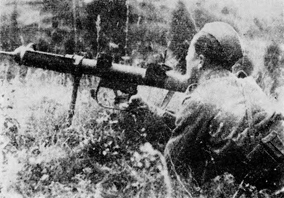 Slowenischer Partisan im Kampf gegen den deutschen Faschismus, 1944.