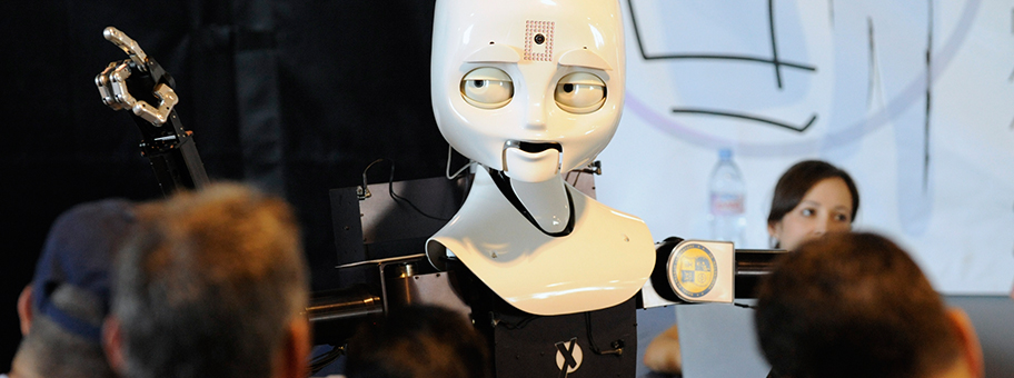 Wenn Roboter so intelligent werden, dass sie all das tun können, was wir auch tun können , ist das dann nicht Sklaverei, wenn wir sie weiterhin für uns  arbeiten lassen?