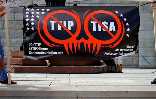 Protest gegen das Freihandelsabkommen TTIP und das Dienstleistungsabkommen TiSA.