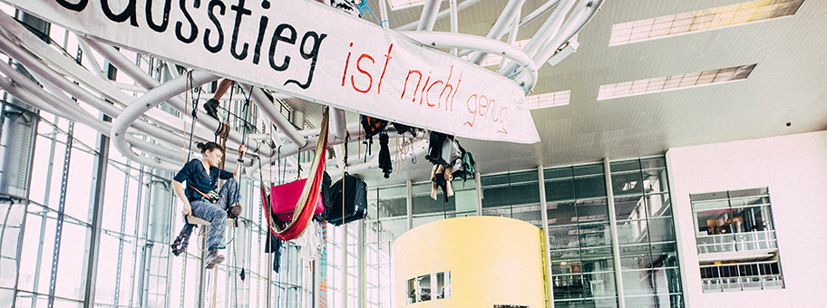 Globus-Besetzung in der VW-Zentrale von Wolfsburg.