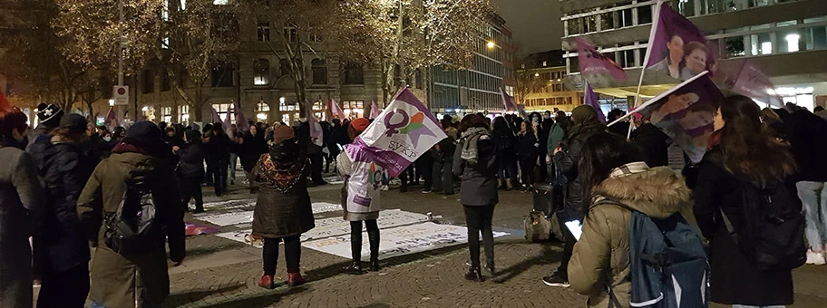 Zürich: Demo gegen Femizide.