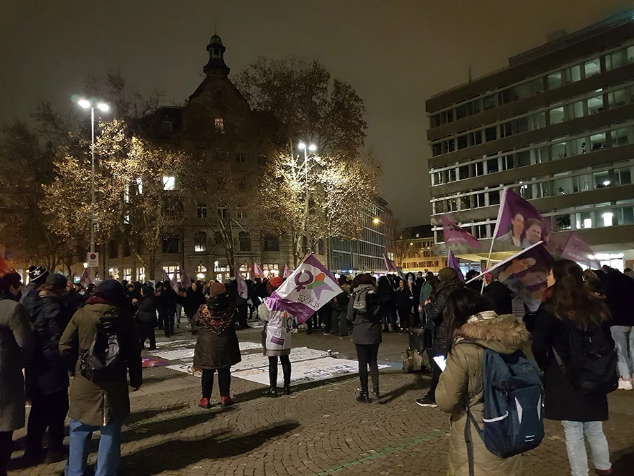 Zürich: Demo gegen Femizide.